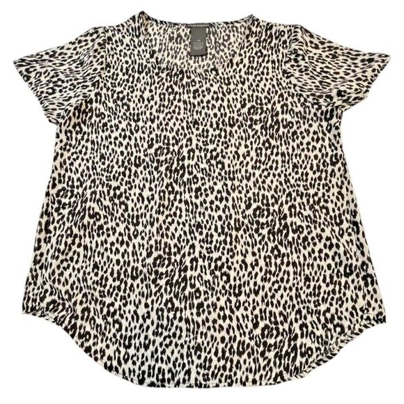 Chelsea & Theodore Women's Snow Leopard Print Top SIZE-LARGE - Picture 1 of 5